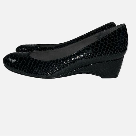 Stuart Weitzman / Snake Embossed Patent Leather Pumps - Picture 4 of 8